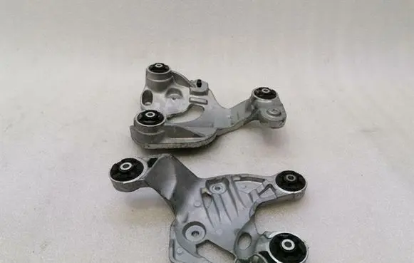 Tesla Model 3 Engine mounting bracket 112296800B