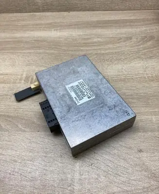 Audi A4 S4 B7 8E 8H Bluetooth control unit module 8P0862335M