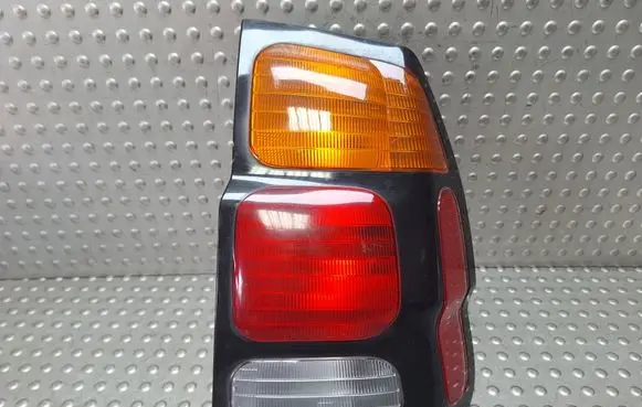 Mitsubishi Pajero Rear/tail lights S27725519