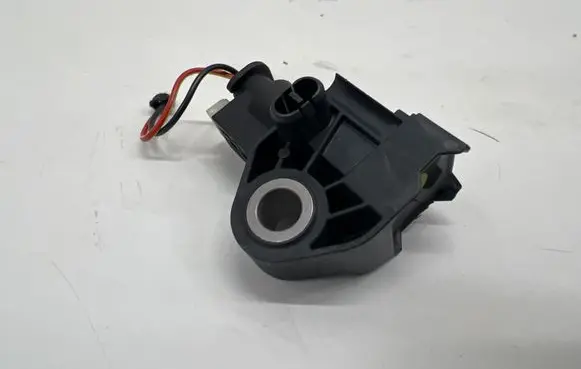 Mercedes-Benz E W213 Airbag deployment crash/impact sensor A2139051300