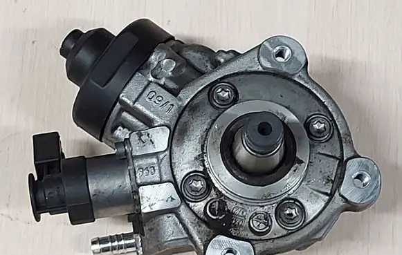 Audi A6 S6 C7 4G Fuel injection high pressure pump 03L130755AC 0445010529