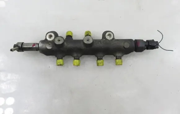 Mazda 5 Fuel main line pipe 