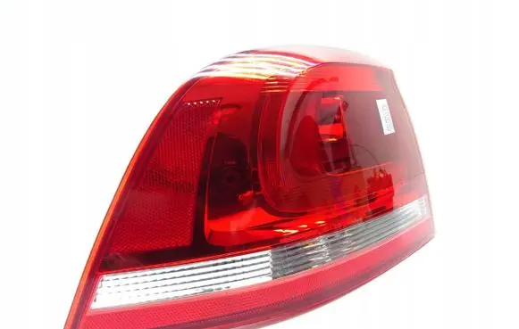 Volkswagen Touareg II Rear/tail lights 7P6945095D