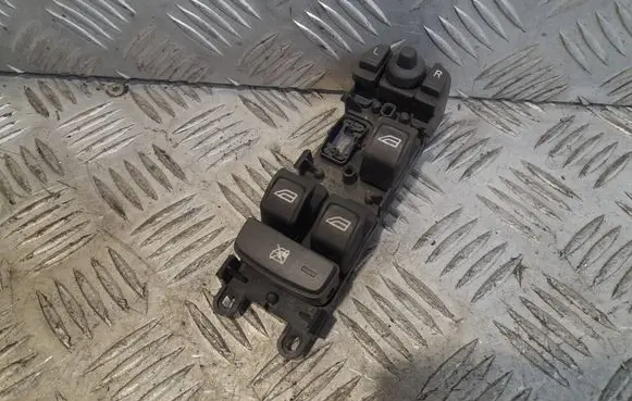 Volvo V70 Electric window control switch 30773269