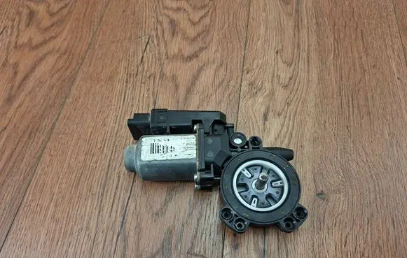 Renault Espace IV Rear door window regulator motor 8200305725