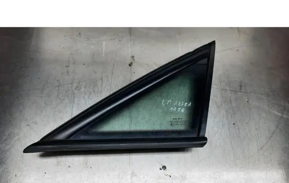 Seat Altea XL Rear side window
