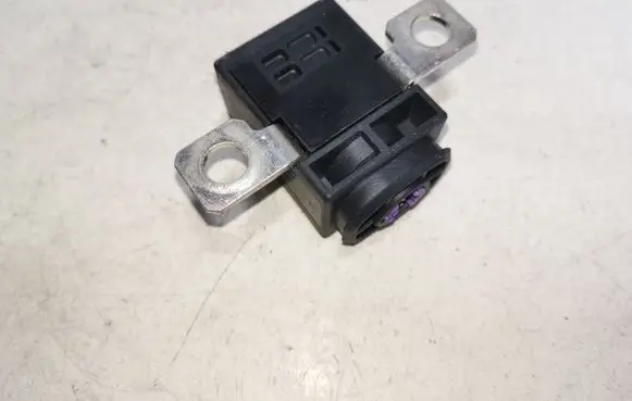 Audi A6 S6 C6 4F Battery relay fuse 4F0915519