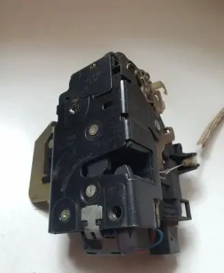 Audi A6 S6 C5 4B Front door lock PA6630FV