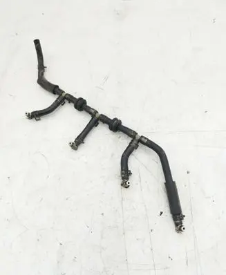 Mazda 6 Fuel injector supply line/pipe 