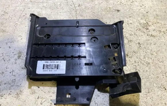 Ford Focus Fuse module CM5T14K733AA
