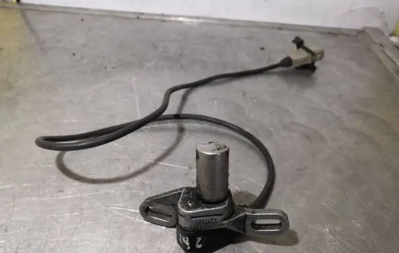 Audi A4 S4 B5 8D Crankshaft position sensor 078905389C 078905381A