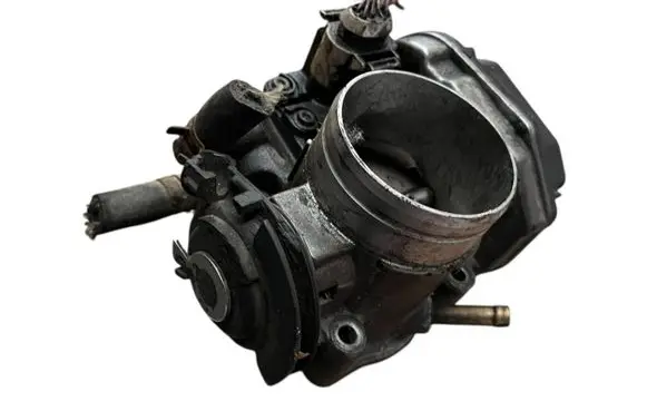 Volkswagen Golf IV Throttle valve 06A133064