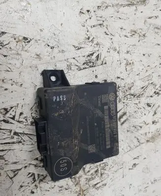 Audi A4 S4 B8 8K Gateway control module 8T0907468