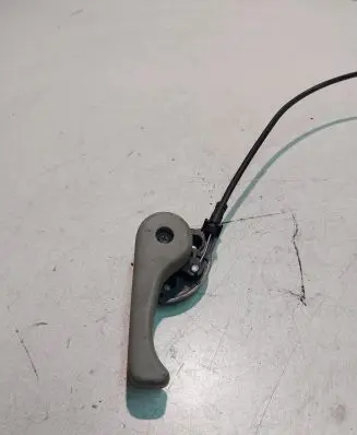 KIA Ceed Engine bonnet (hood) release handle