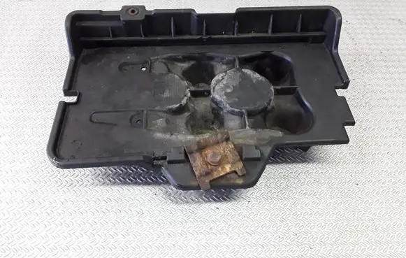 Skoda Octavia Mk1 (1U) Battery tray 1J0915333