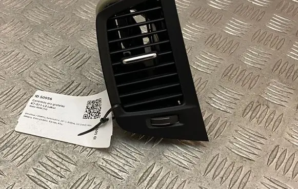Volvo XC90 Dash center air vent grill 31366453