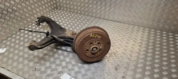 Volkswagen Transporter - Caravelle T4 Rear wheel hub