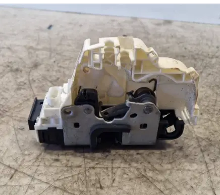 Chrysler Town & Country V Front door lock P04589693ADA T4BKD2265 E6743