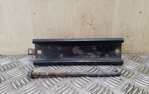 Battery bracket