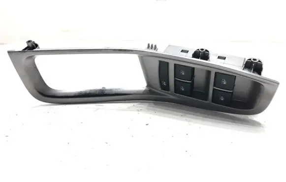 Chevrolet Orlando Electric window control switch 20830838