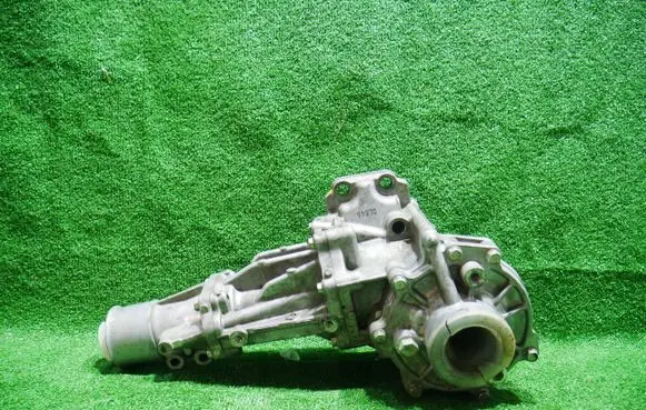 Gearbox transfer box case