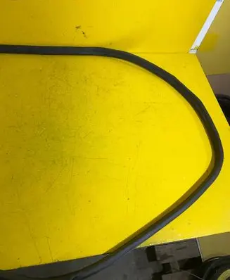 Peugeot 308 Front door rubber seal 