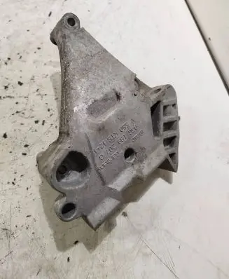Volkswagen Golf V Engine mounting bracket 03G199207G V550KTS121