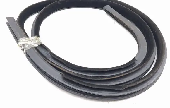 Land Rover Range Rover L405 Front door rubber seal