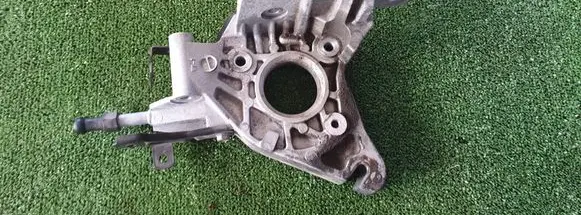 Hyundai Kona I Fuel pump bracket 