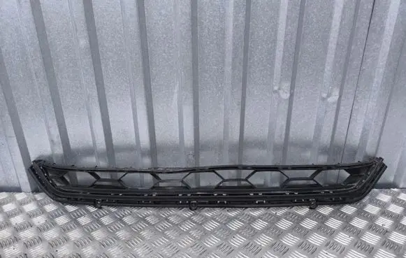Volkswagen Tiguan Front bumper lower grill 5NN853677E