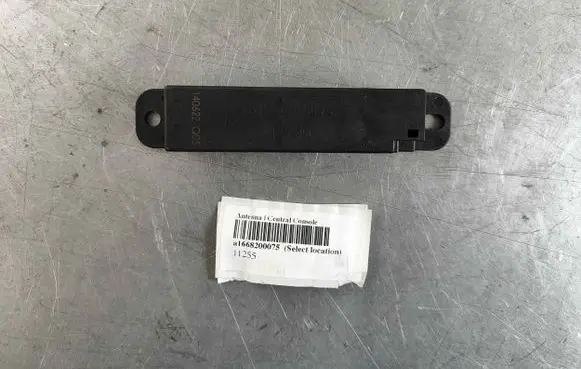 Mercedes-Benz S W222 Keyless system antenna a1668200075