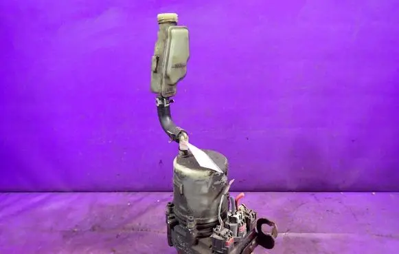 Mazda 3 I Power steering pump