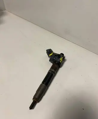 Volvo S60 Fuel injector VEA132370010AAB 2370010