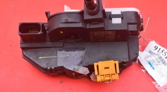 Opel Insignia A Front door lock 13579523GP