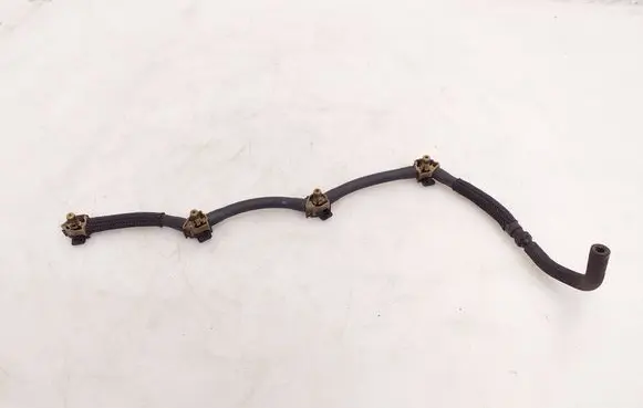 Volkswagen PASSAT B8 Fuel return line/hose 