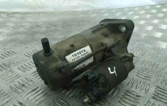 Toyota Yaris Starter motor 281000J020