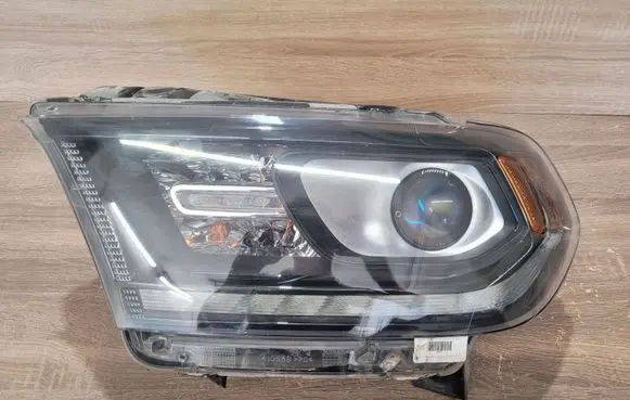 Dodge Durango Headlight/headlamp 68299131AF T31885B