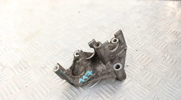 Honda Accord Bracket in trunk/boot 