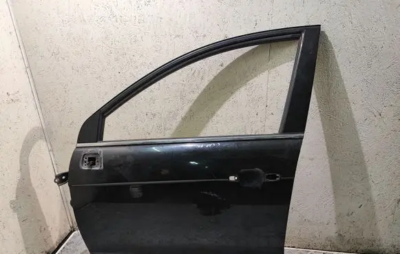 Chevrolet Captiva Front door