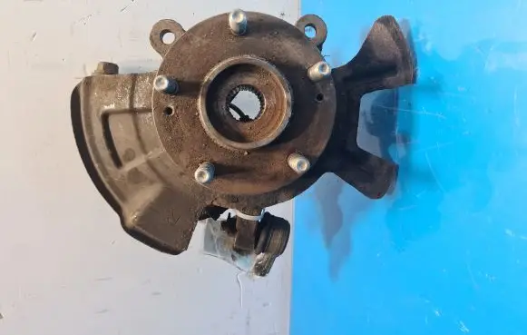 KIA Venga Front wheel hub spindle knuckle
