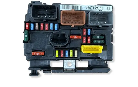 Peugeot 308 BSM Control unit 9667199780