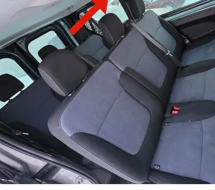 Opel Vivaro Rear side glass trim 