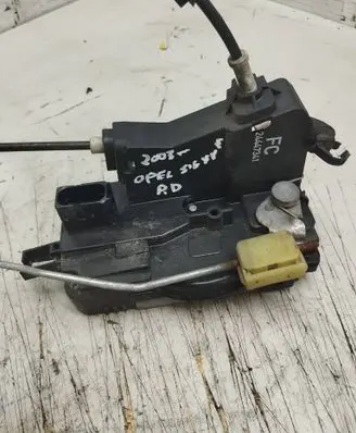 Opel Signum Front door lock 24447341