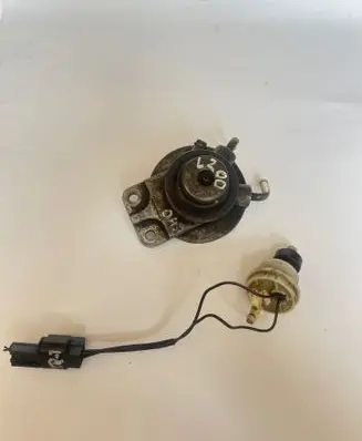 Mitsubishi L200 Fuel filter housing J1336006