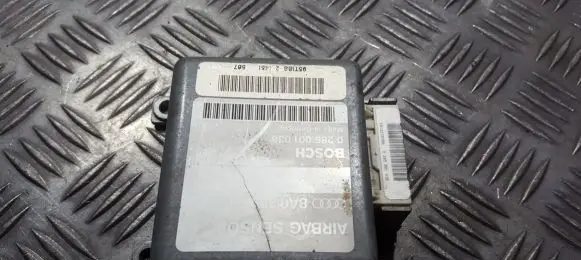 Audi A4 S4 B5 8D Airbag control unit/module 0285001038 8A0959655C