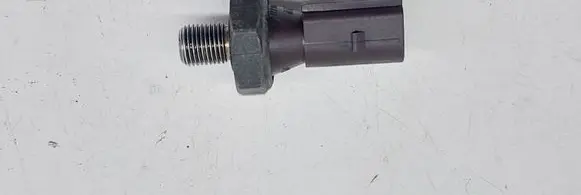 Volkswagen PASSAT B6 Oil pressure sensor 038919081D