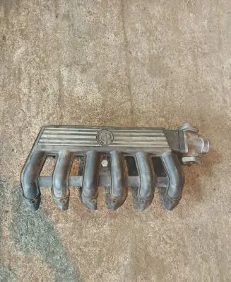 BMW 5 E39 Intake manifold 2246179