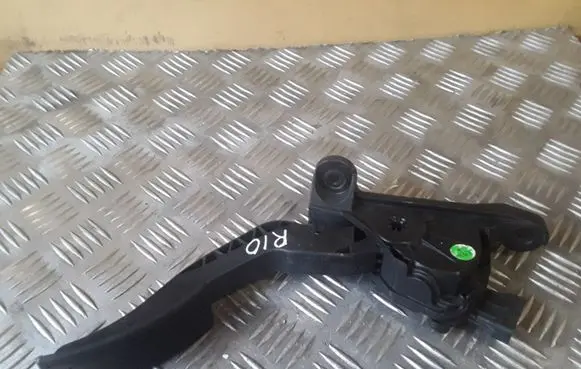 KIA Rio Accelerator throttle pedal 327001RXXX