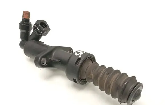Peugeot RCZ Clutch master cylinder R0356A