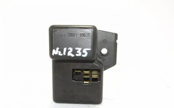 Subaru Forester SF Window wiper relay 3300120517